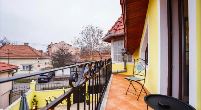 Casa 3 Guesthouse, Varaa Hotelli Oradea 