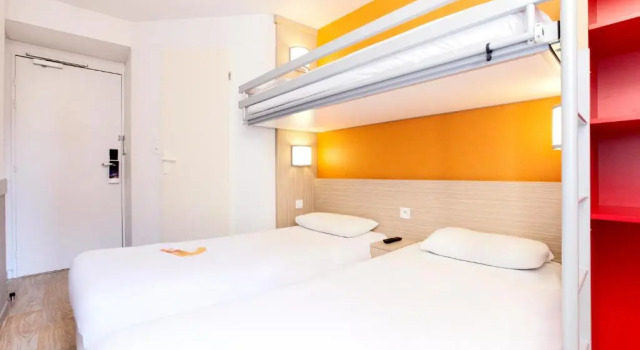 Трёхместный номер Standard Premiere Classe Valenciennes Ouest Petite Foret
