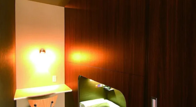 Мужская капсула Deluxe Nikoh Capsule Hotel Refre - Hostel - Caters to Men