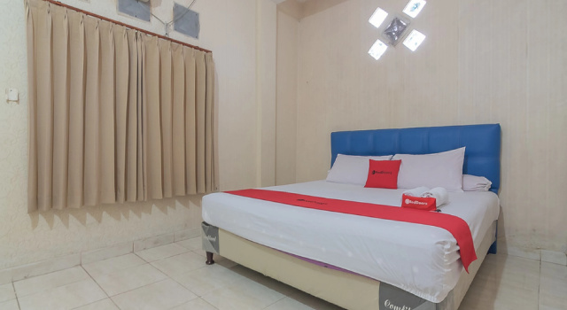 Двухместный номер Standard RedDoorz Syariah near Terminal Batu Ampar 2