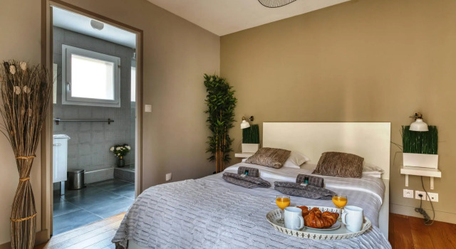 B 365 -  Family Apartment incredible value, Забронировать Апартаменты/квартира Париж Иль-де-Франс, рядом с Курон