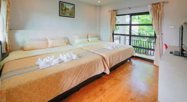 Семейная студия с балконом Chayada Garden House and Resort Hotel