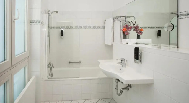 Трёхместный номер Standard Centro Hotel National Frankfurt City, Trademark Collection by Wyndham