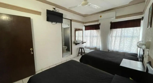 Четырёхместный номер Standard Hotel Moreno