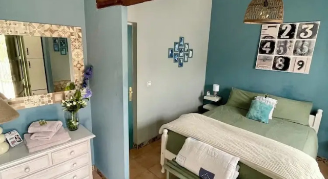 Self Catering Accommodation for the Larger Group, Забронировать Отель  