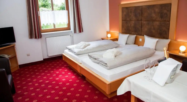 Schlossgasthof Rösch, Book Hotel SPA-hoteller i Grosser Arber, SPA