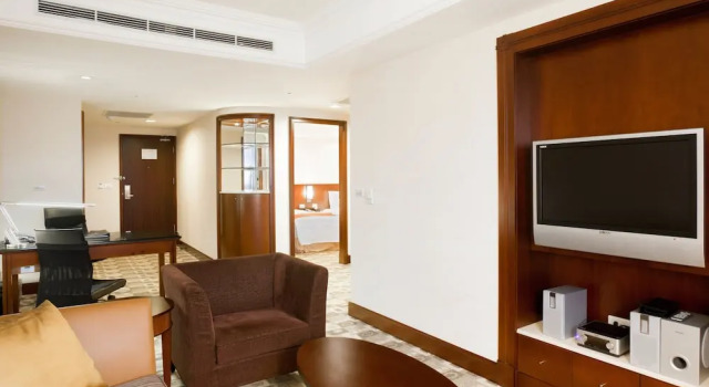 Номер Executive HiONE Holiday Hotel