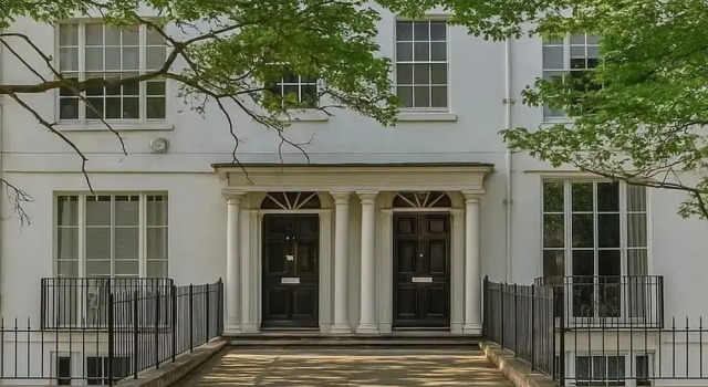 Tavistock House-parking-sleeps 7-central