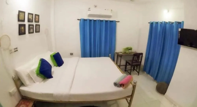 The Hostel Crawl