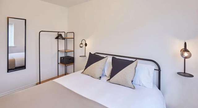 Host Stay Cherry Blossom Corner