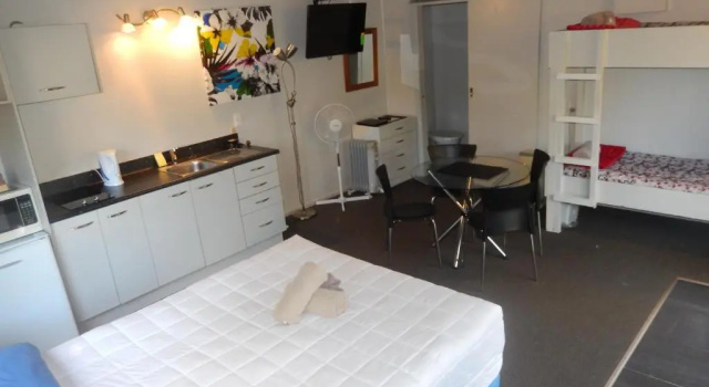 Четырёхместная студия Bay of Islands Holiday Park