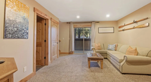Pine Haven w/ Hot Tub, Walk to Beach - Near Skiing home, Book Feriehus Brockway Nevada