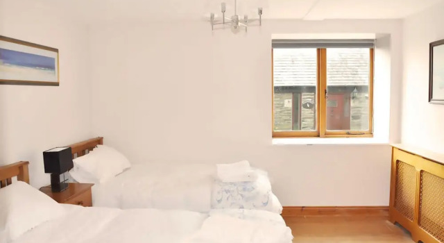 Charming barn conversion with wood burner near Looe