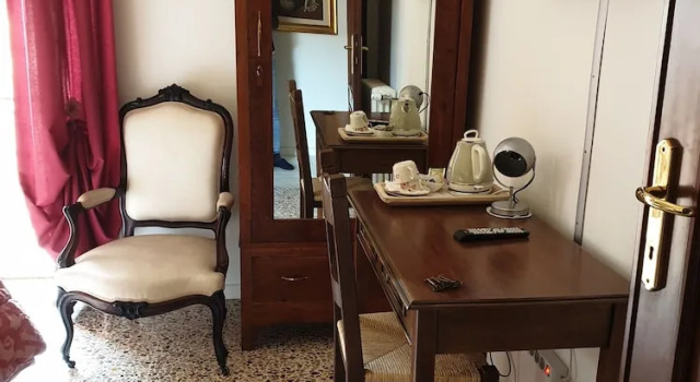 Standard Doppel Zimmer mit Balkon DUETERRE Room & Host