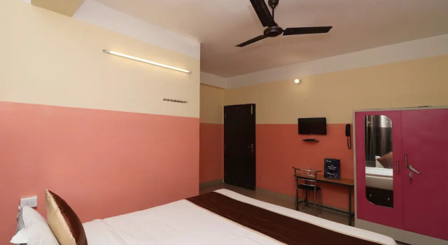 Двухместный номер Standard Hotel O Prabha Palace Lodge