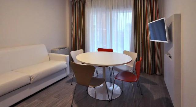 Апартаменты с 3 комнатами с балконом BB Hotels Aparthotel Arcimboldi