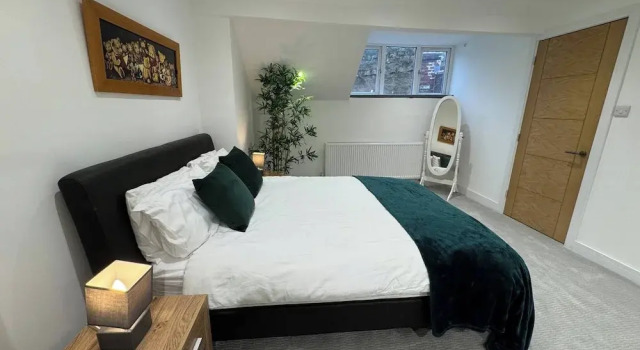 Central 4 bed Home in Ecclesall Near Peaks