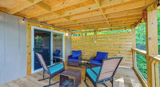 Коттедж Renovated Franklin Home w/ Mountain-view Deck!
