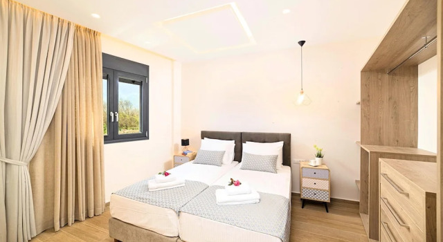 Villa Solaris Heated Pool & Hot Tub, Забронировать Вилла Отели Георгиуполиса с парковкой, Парковка
