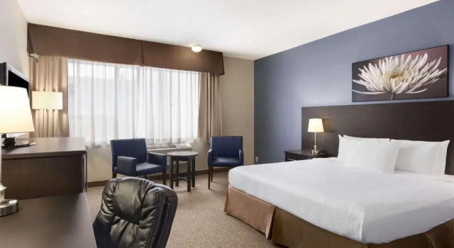 Двухместный номер Days Inn by Wyndham Montreal Airport Conference Centre