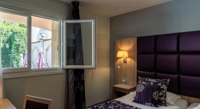 Двухместный номер Comfort Hôtel Mireille