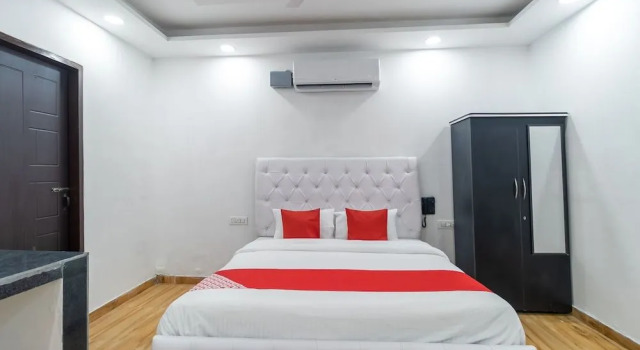 Oyo 40460 Paradise Studio, Varaa Hotelli Zirakpur Haryana