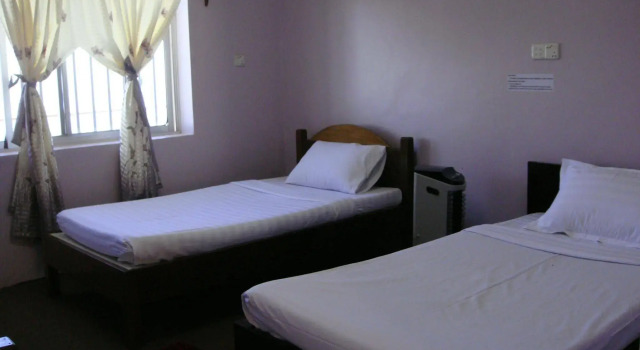 Kyaik Hto Hotel - The Golden Rock Pagoda, Book Hotel Kyaiktiyo Mon State