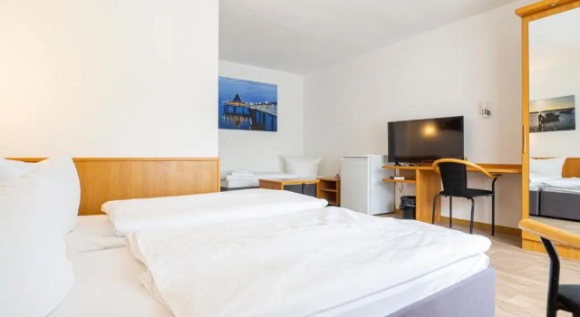Трёхместный номер Standard Motel Stralsund