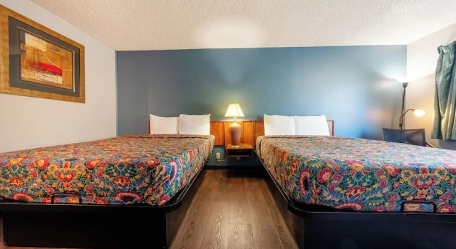 Четырёхместный номер Standard Best Value Inn by OYO Portland OR South East