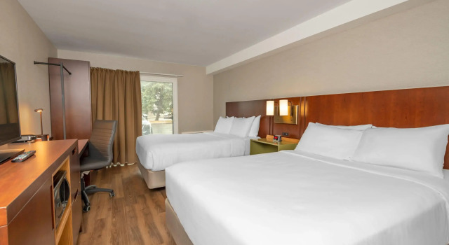 Четырёхместный номер Standard Comfort Inn Ottawa East