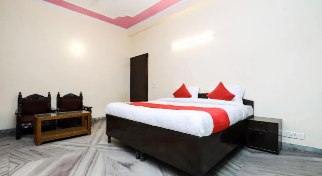 OYO 26753 Sona guest house, Забронировать Гостевой дом Гостевые дома Нойда, Гостевой дом