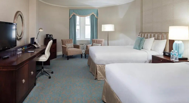 Standard Quadruple room Delta Hotels by Marriott Bessborough