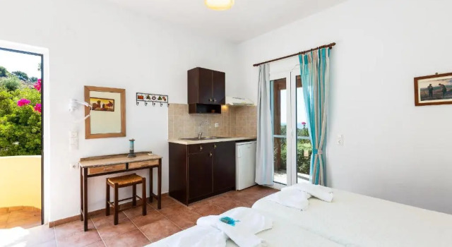 Студия Voukelari Rooms