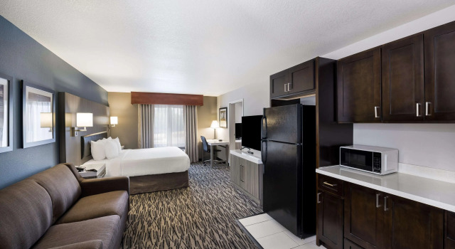 Четырёхместный люкс Best Western PLUS Mountain View Auburn Inn