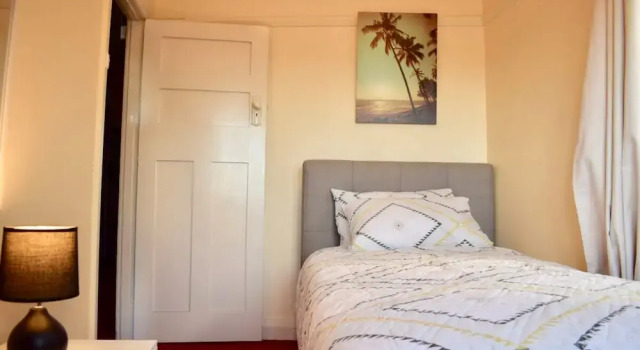 Comfortable 3 Bedroom Apartment In Trendy Haberfield
