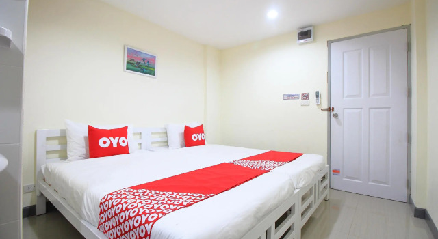 OYO 439 Bed and Bus Hotel