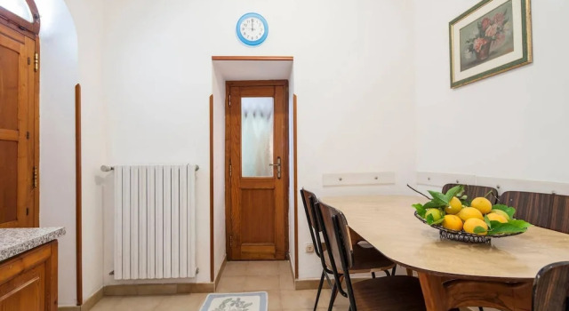 House with 3 Bedrooms in Maiori, with Wonderful City View, Furnished Terrace And Wifi - 200 M From the Beach, Забронировать Дом для отпуска Коттеджи Майори, Коттедж