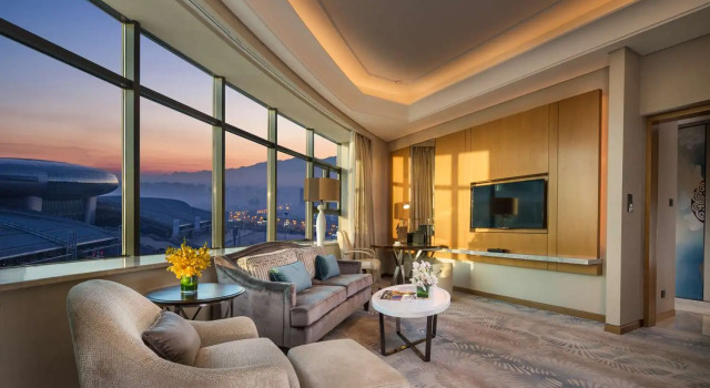 Люкс c 1 спальней Lounge Access Hilton Urumqi