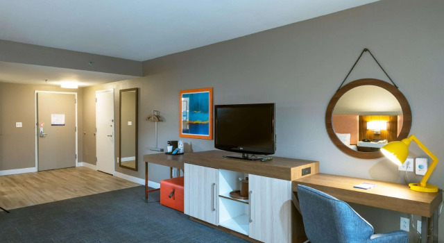 Четырёхместный номер Standard Hampton Inn and Suites Jamestown