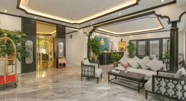 Royal Hotel - Vinhomes Ocean Park 3, Book Hotel Van Giang 