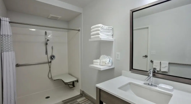 Одноместный люкс Hampton Inn & Suites Hermosa Beach