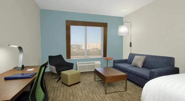 Люкс Holiday Inn Express & Suites Columbus North by IHG