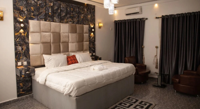 Eliana Elios Luxury Homes, Prenota Hotel Uyo 