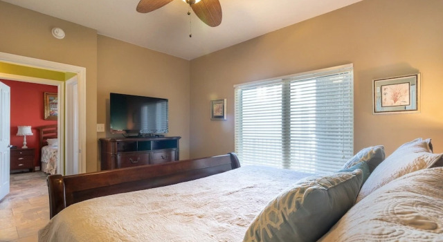 Shores Of Panama 621-sleeps 8, Free Beach Fun! Reserved Parking Space! 2 Bedroom Condo by RedAwning, Забронировать Отель Панама-Сити Панхэндл Флорида, рядом с Загородный клуб "Сигнал Хилл"