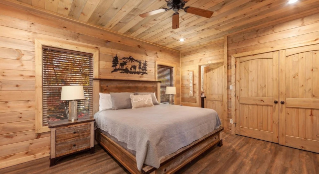 Victoria's Secrets 5 Bedroom Cabin by RedAwning