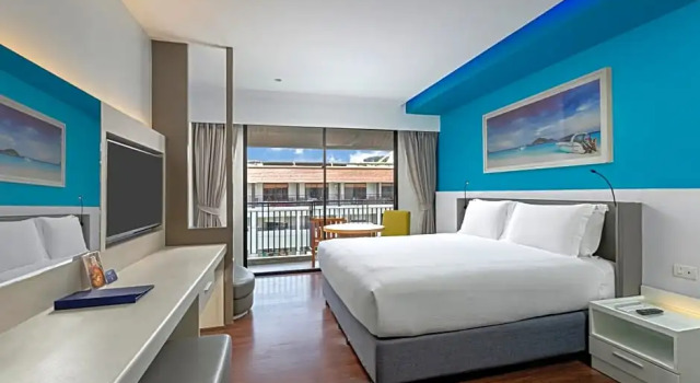 Двухместный номер Делюкс Плюс с балконом DoubleTree by Hilton Phuket Banthai Resort