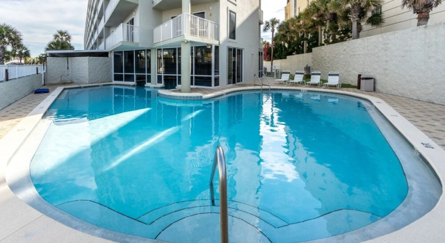 Seacrest 210 is a 2 BR on Gulf side of Okaloosa Island by RedAwning, Book Lejlighed Fort Walton Beach Emerald Coast