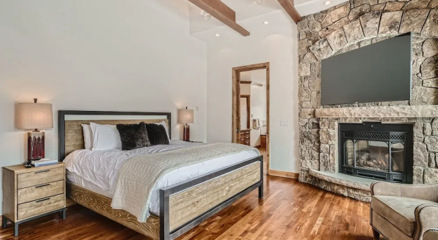 New Listing! Apres & Fairway Retreat 5 Bedroom Home by RedAwning, Book Feriehus Breckenridge Vail Ski