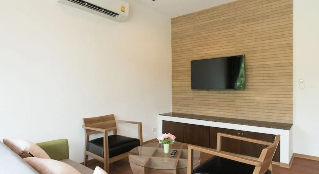 Ravin Home, Rezervovat Hotel Hotely v Central Thailand s parkováním, Parkování