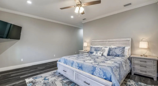 Vacation Station by Book That Condo, Book Hotel Hoteller i Lower Grand Lagoon med parkering, Parkering